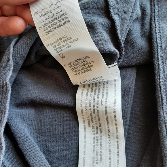 5/$25  Motorcycle graphic t-shirt - Picture 6 of 7